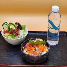 ชุดข้าวหน้าปลาดิบรวมหั่นเต๋า 12ปีเตเอ็นซูชิ