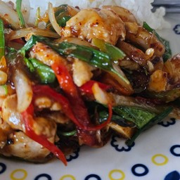 ผัดพริกเผาราดข้าว