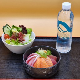 ชุดข้าวหน้าปลาดอบรวมสามอย่าง 12ปีเตเอ็นซูชิ