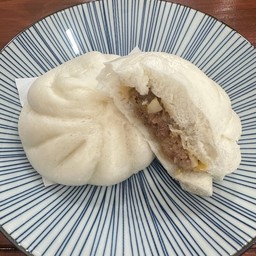 ซาลาเปาหมูสับไข่ต้ม m