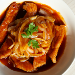 หมูผัดซอสฮ่องกง 京都肉排