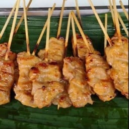 หมูปิ้งนมสด 20 ไม้ ข้าวเหนียว 6ห่อ