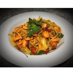 สปาเก็ตตี้ซอสเซจแอนด์เบซิล