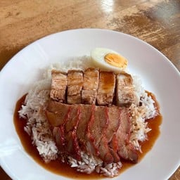 หมี่ฟ่าน ข้าวหมูแดง หมูกรอบ