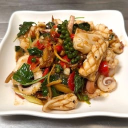 ปลาหมึกผัดฉ่า