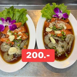 กุ้ง + แซลมอนดอง พร้อมสาหร่ายและข้าวญี่ปุ่น
