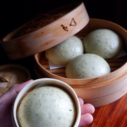 หมั่นโถวเผือกหอม&ผักโขม (Taro & Spinach Mantou) 1 ชิ้น