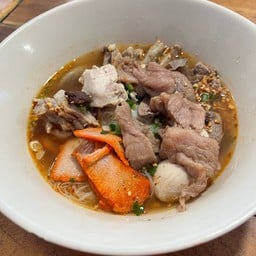 ก๋วยเตี๋ยวโกเด้ง ร้านน้องมะนาว