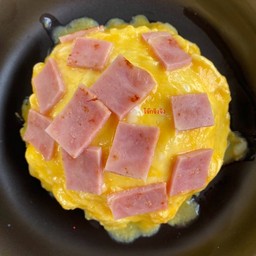 ข้าวไข่ข้นแฮม