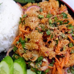 ข้าวยำไก่แซ่บ