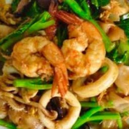 ผัดซีอิ้วทะเล(กุ้ง+ปลาหมึก)