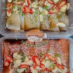 Salmon+Ika ดองซีอิ้วญี่ปุ่น+ข้าว+สาหร่ายแผ่น
