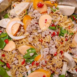 ยำมาม่าสามกษัตริย์