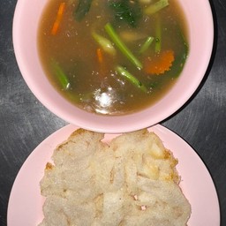 ราดหน้าเส้นกรอบ