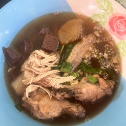 ก๋วยเตี๋ยวไก่ตุ๋น