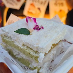 เค้กใบเตยมะพร้าวอ่อน