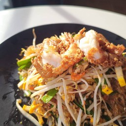 ผัดไทย วุ้นเส้น กุ้งสด ทอดกรอบ Crispy fried Shrimp Pad Thai with Glass Noodles