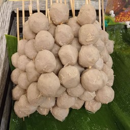 ลูกชิ้นเนื้อย่าง