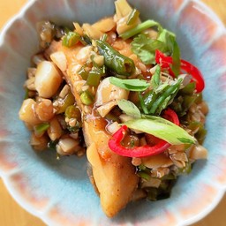 ปลากะพงราดผัดคั่วพริกเกลือ