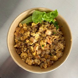 ข้าวกุ้งหมูสับกระเทียมไข่ตอก