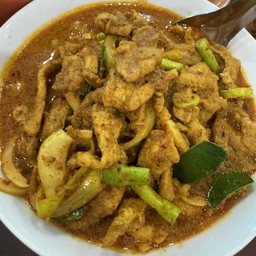 ผัดเครื่องแกงใต้หมู