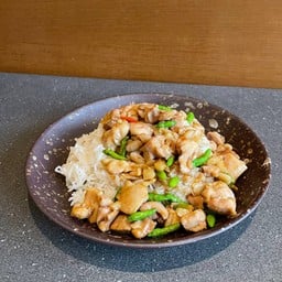 ข้าวไก่ผัดพริกขี้หนู