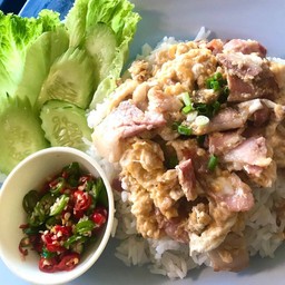 ไข่ขยี้เบคอน