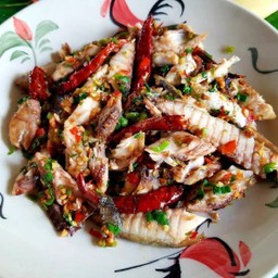 ปลาทูคั่วพริกเกลือ(ราดข้าว)