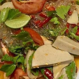 ยำเส้นแก้วจัดเต็ม (หมูสับ ไส้กรอก หมูยอ)