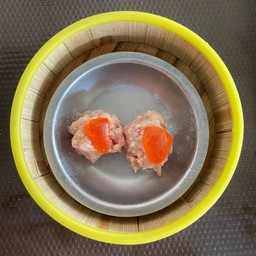 หมูปั้นหน้าไข่แดง