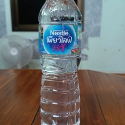 น้ำดื่มเนสเล่เ
