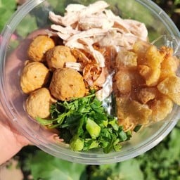 หมี่คลุกอาม่า แม็คโคร