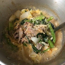 สุกี้น้ำเนื้อริบอายสไลด์น้ำจิ้มงา