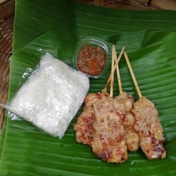 ชุดแจ่ว 1 กระปุก หมูปิ้ง 6 ไม้ ข้าวเหนียว 2 ห่อ