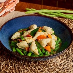 เนื้อปูผัดพริกเหลือง