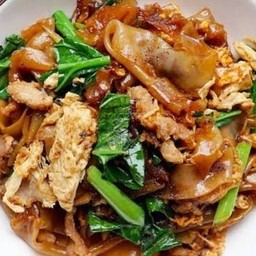 ผัดซีอิ้วไก่