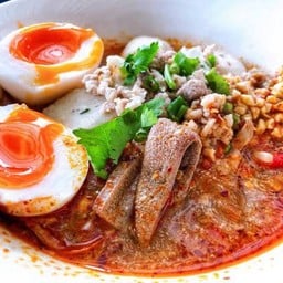 ก๋วยเตี๋ยวต้มยำ โบราณใส่ไข่