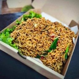 มาม่ากะเพราหมูสับ (4 ก้อน)(XL)