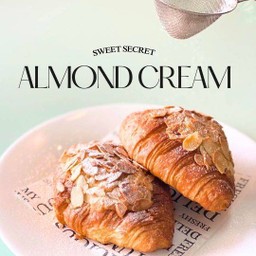 ครัวซองค์ ครีมอัลมอนด์