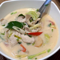 ต้มข่าไก่