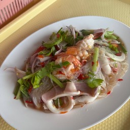 ยำวุ้นเส้นทะเล