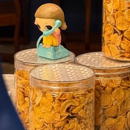 Homemade honey caramel conflake