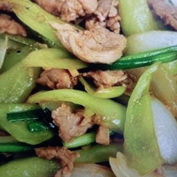 ผัดพริกอ่อนเป็นกับข้าว