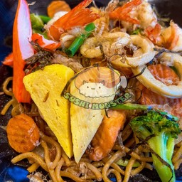 Yakizoba Seafood ยากิโซบะทะเล พร้อมซุป