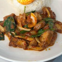 ข้าวหมูทอดพริกเผา