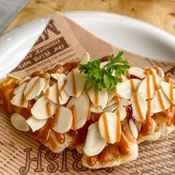 ครอฟเฟิล คาราเมลอัลมอนด์