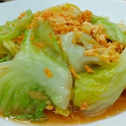 กะหล่ำผัดน้ำปลา (Stir-Fried Cabbage with Fish Sauce)