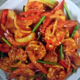 ทะเลผัดพริกเผาเป็นกับข้าว