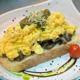 Saute' champignon Mushroom with Scrambled Eggs