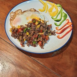 ข้าวไช่ระเบิดเนื้อ